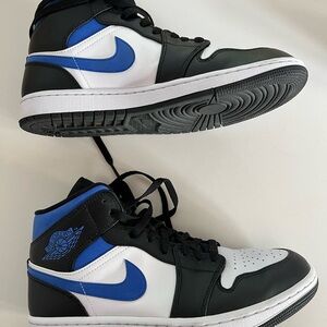 Nike Men's Black and Blue Sneakers